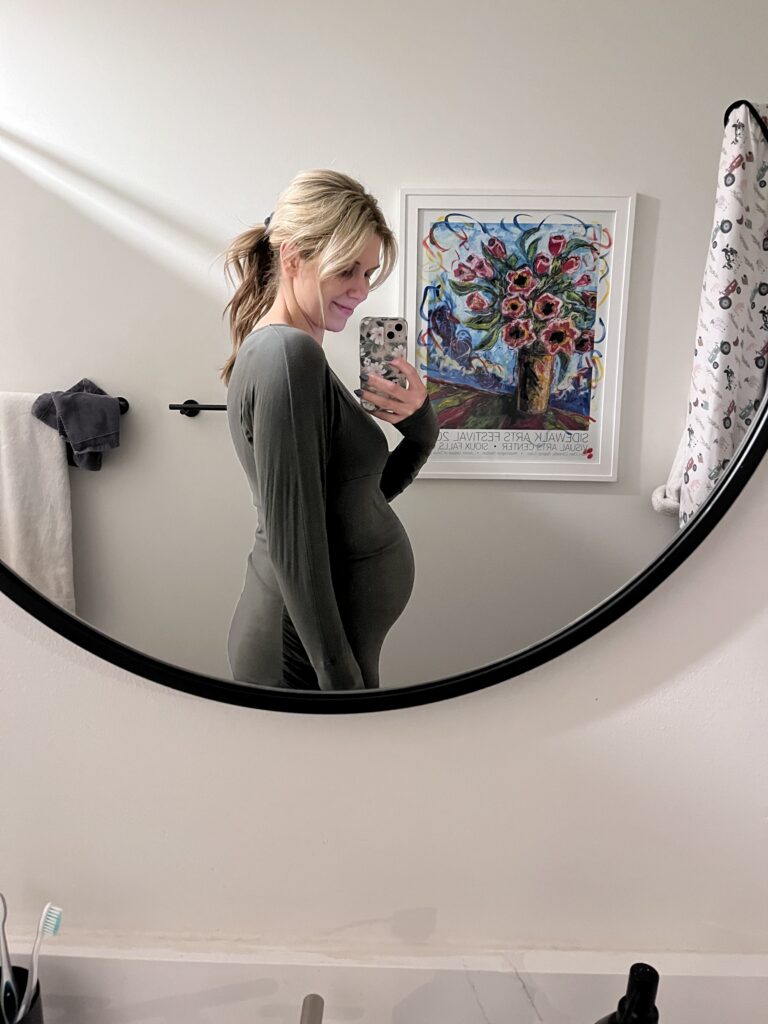 Sarah Klongerbo, pregnant